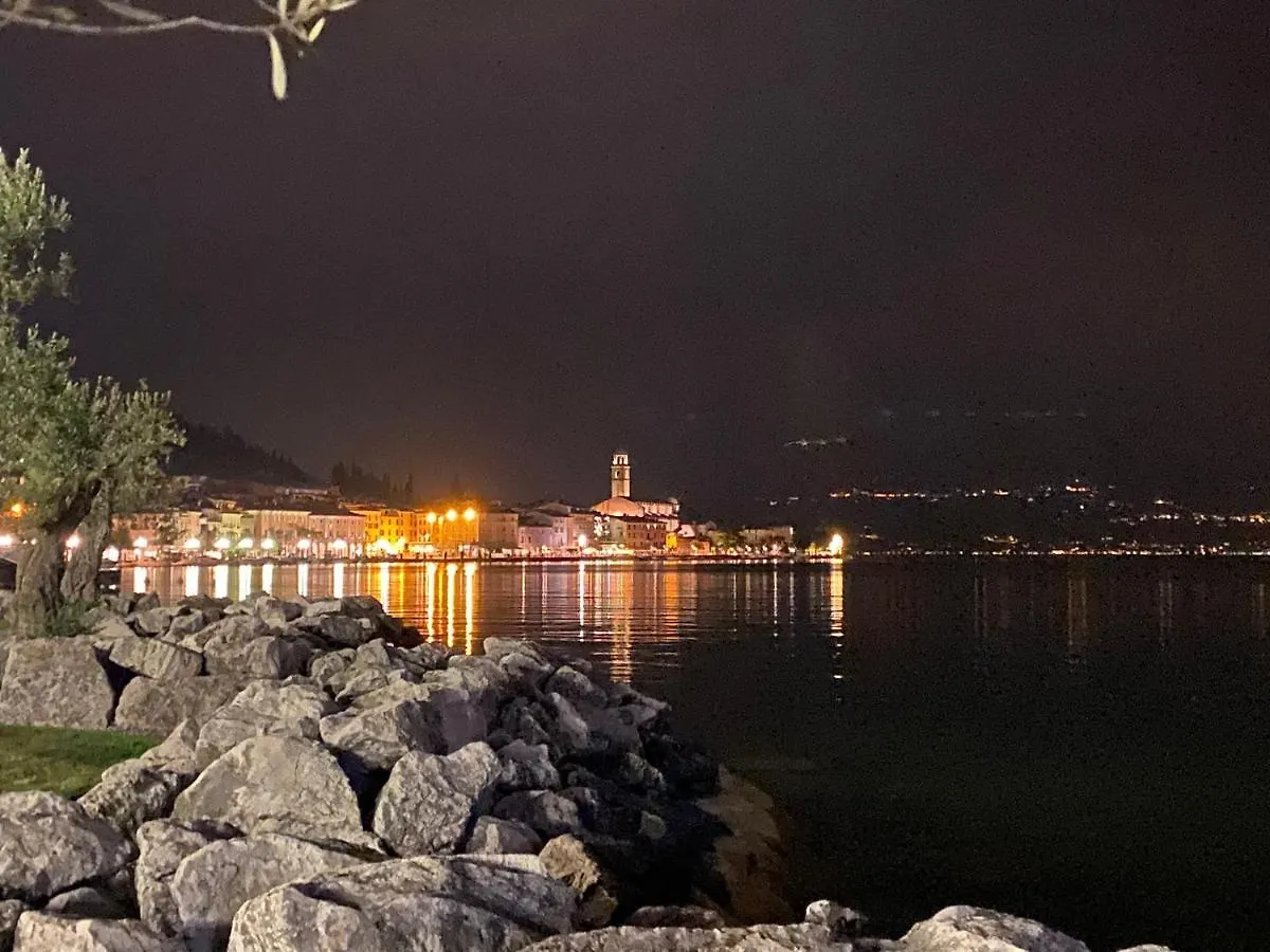 Violetta Maison, Elegante E Romantica A Salo' Apartment  Salo