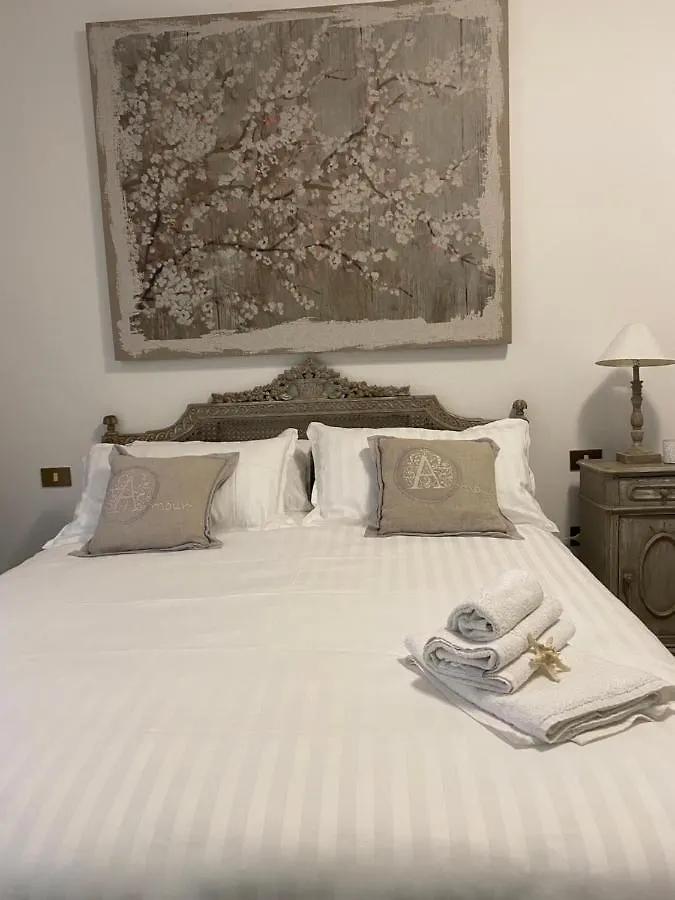 Appartamento Violetta Maison, elegante e romantica a Salo’ 0*, Salò Italia