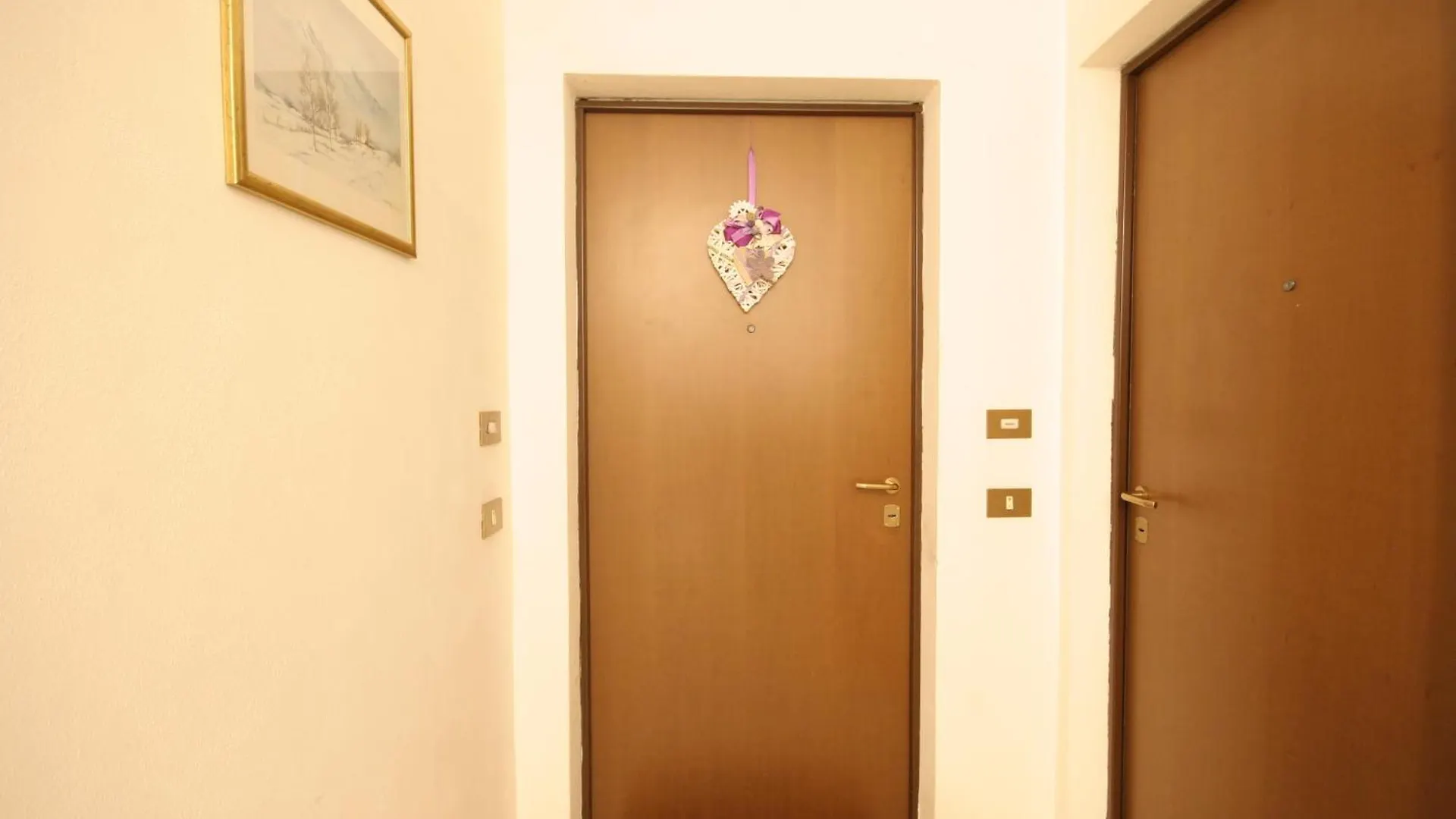 Appartamento Violetta Maison, elegante e romantica a Salo’ Italia