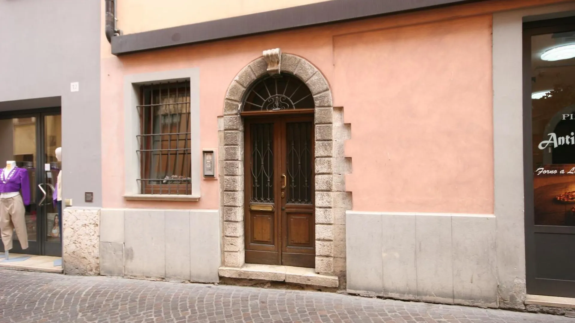 Appartamento Violetta Maison, elegante e romantica a Salo’