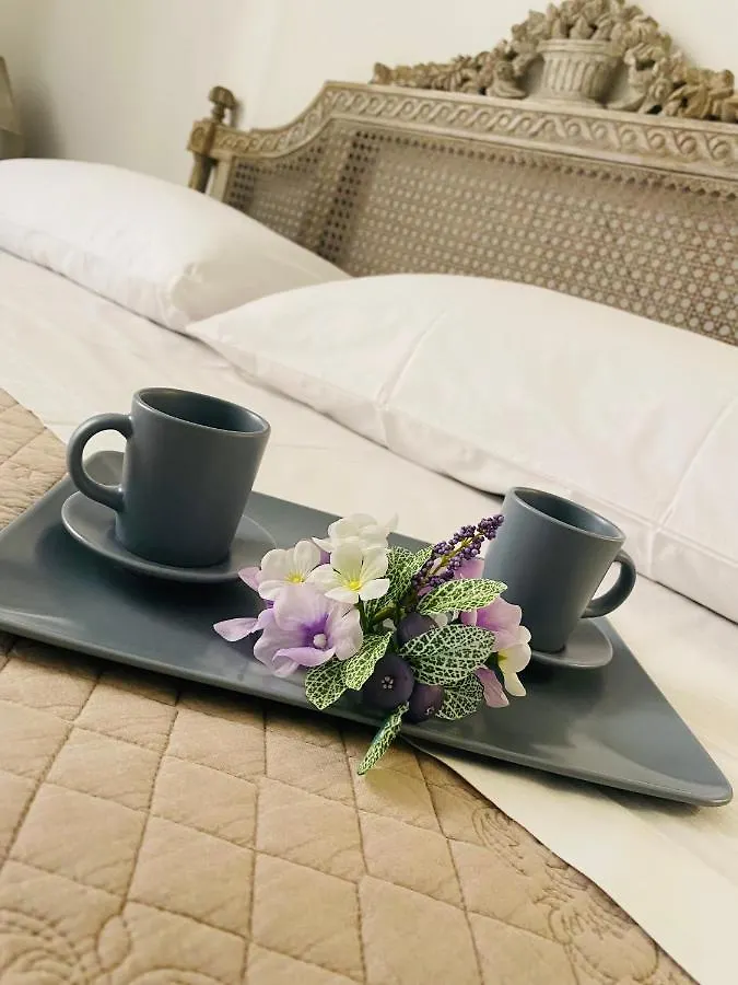 Violetta Maison, Elegante E Romantica A Salo' Lägenhet