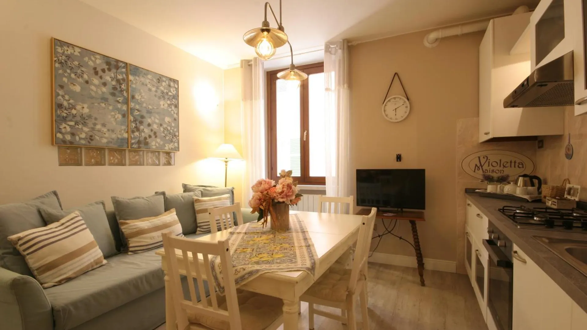 Violetta Maison, Elegante E Romantica A Salo' Lägenhet