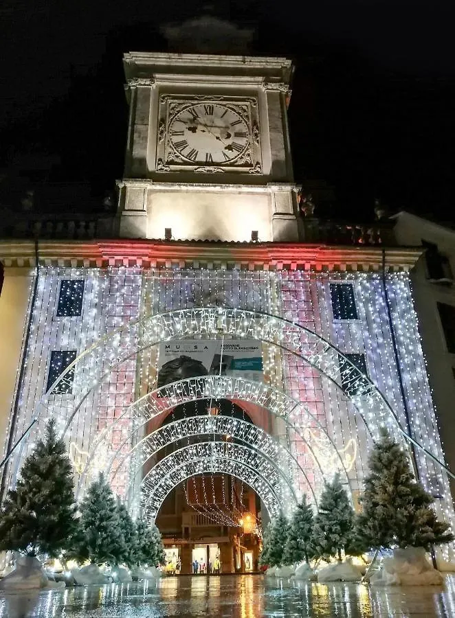 Violetta Maison, Elegante E Romantica A Salo' Apartment